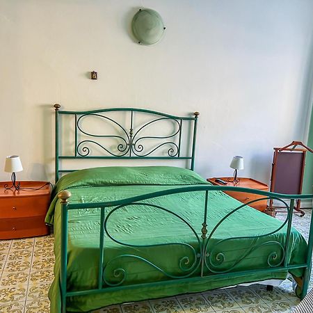 Hotel Bed & Breakfast La Terrazza à Latina Extérieur photo